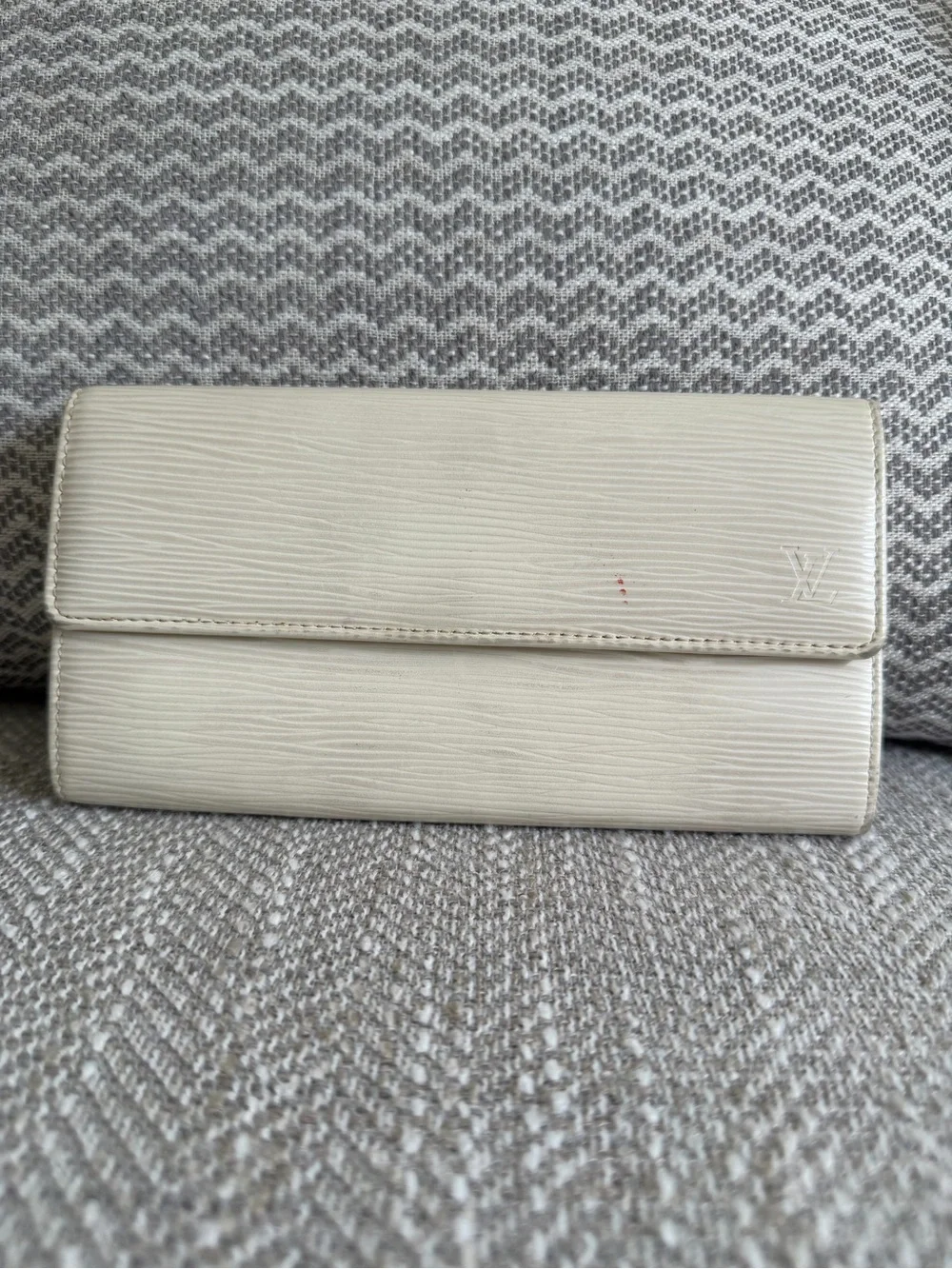 Louis Vuitton White Epi Leather Sarah Wallet Long Bifold Wallet Made in France